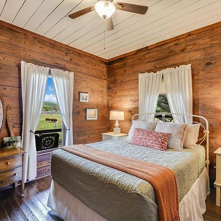 Montesino Ranch Lodging Villa Wimberley Luaran gambar