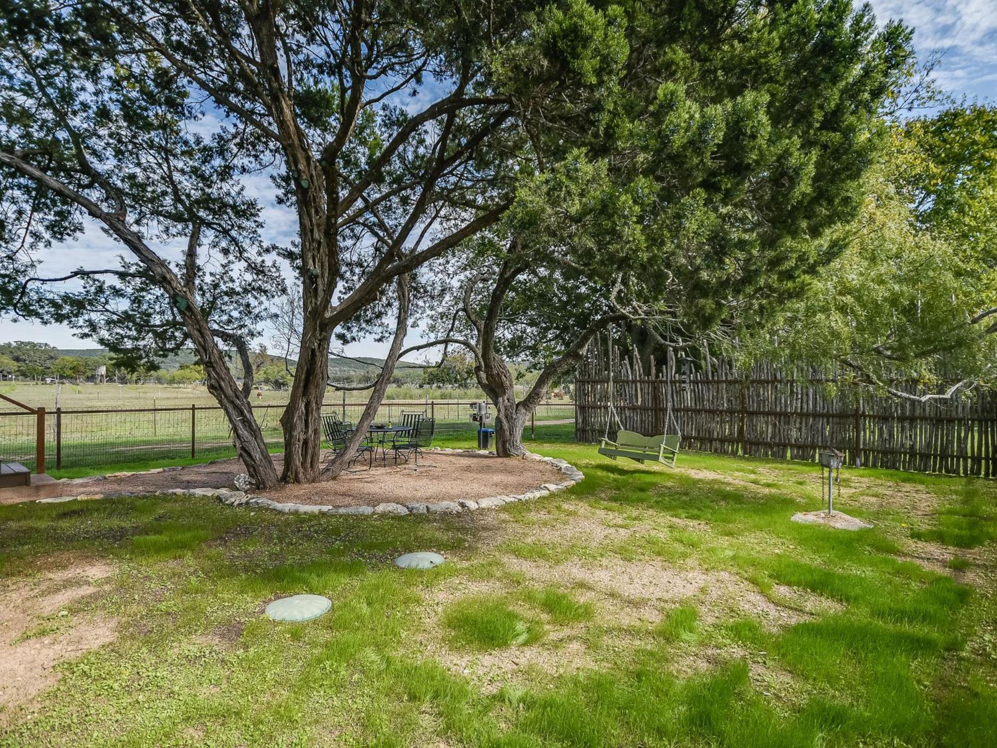 Montesino Ranch Lodging Villa Wimberley Luaran gambar